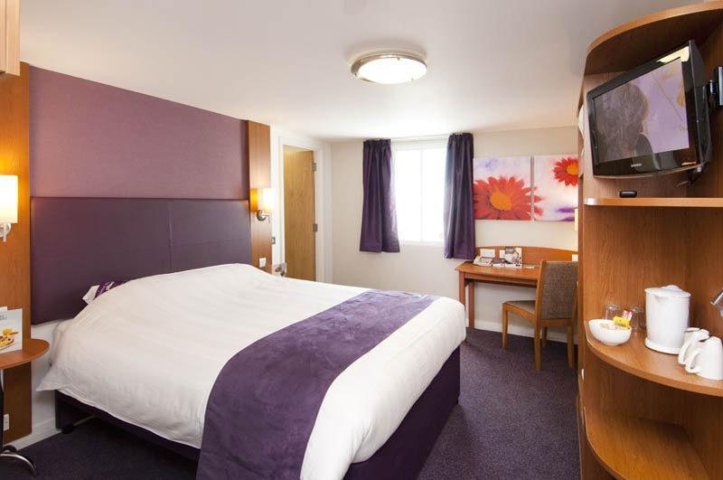 Premier Inn Edinburgh Airport - Newbridge Newbridge  Exterior foto